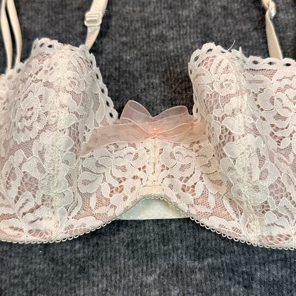 b tempt'd Bra Womens 32B Off White Nude Lace UnderWire Adjustable Lingerie Bow - Picture 2 of 6